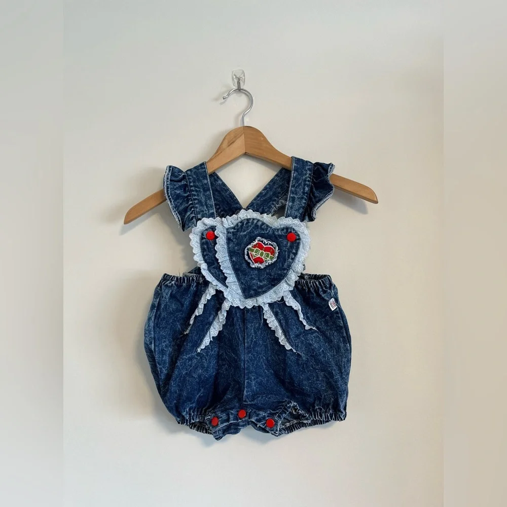 Vintage Great Flamingos embroidered strawberry denim shortalls 🖤 - Picture 3 of 10